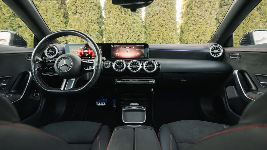 MERCEDES-BENZ CLA CLA 200 AMG Line 7G-DCT