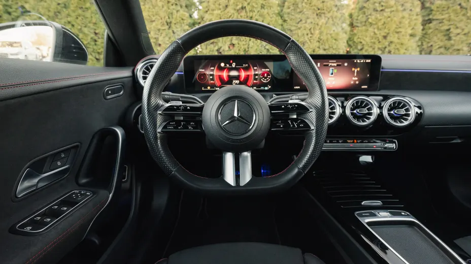 MERCEDES-BENZ CLA CLA 200 AMG Line 7G-DCT