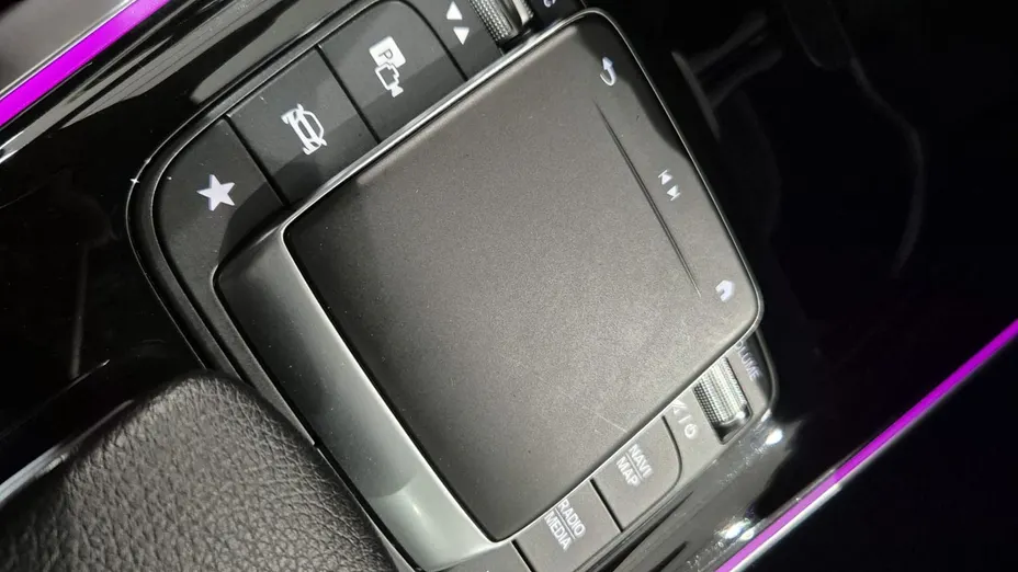 MERCEDES-BENZ GLB GLB 220 d 4-Matic AMG Line 8G-DCT