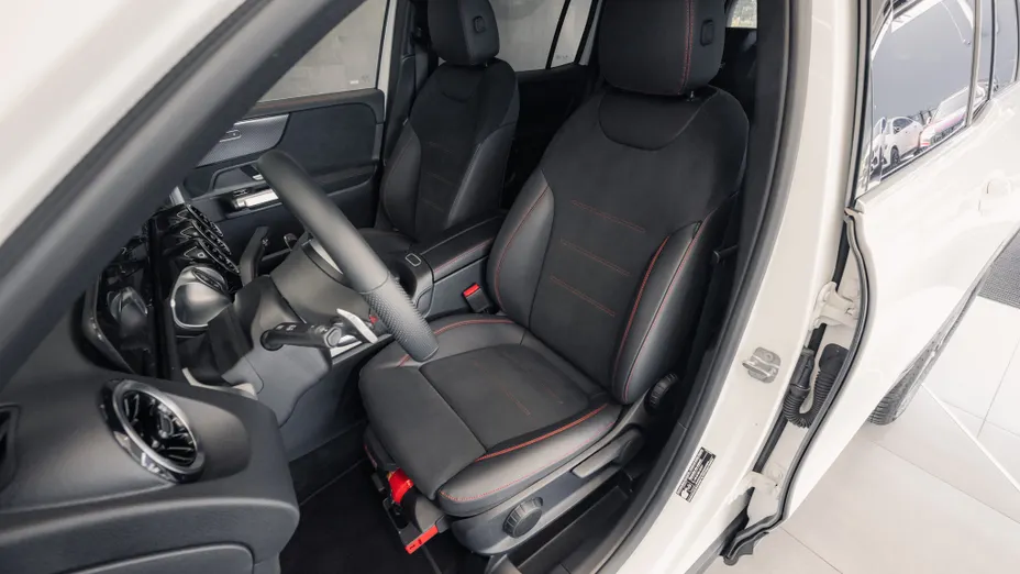 MERCEDES-BENZ GLB GLB 200 4-Matic AMG Line 8G-DCT