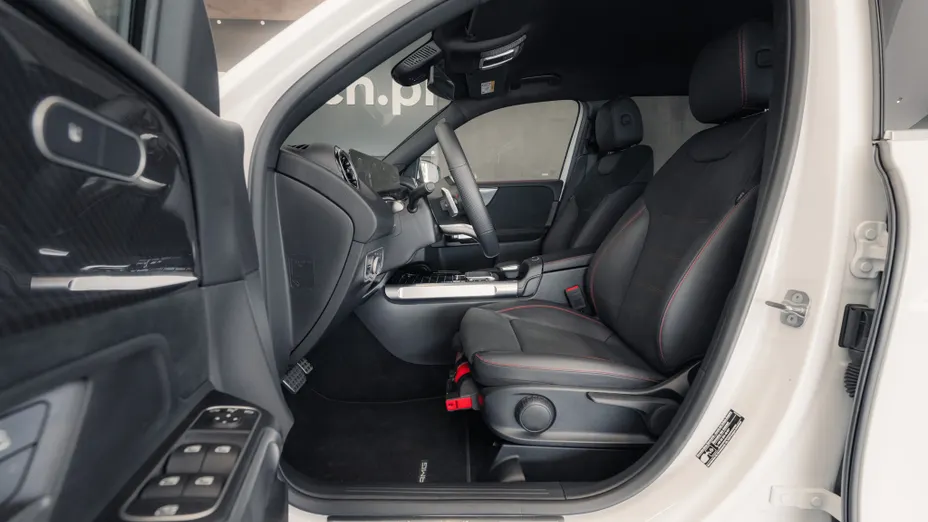 MERCEDES-BENZ GLB GLB 200 4-Matic AMG Line 8G-DCT