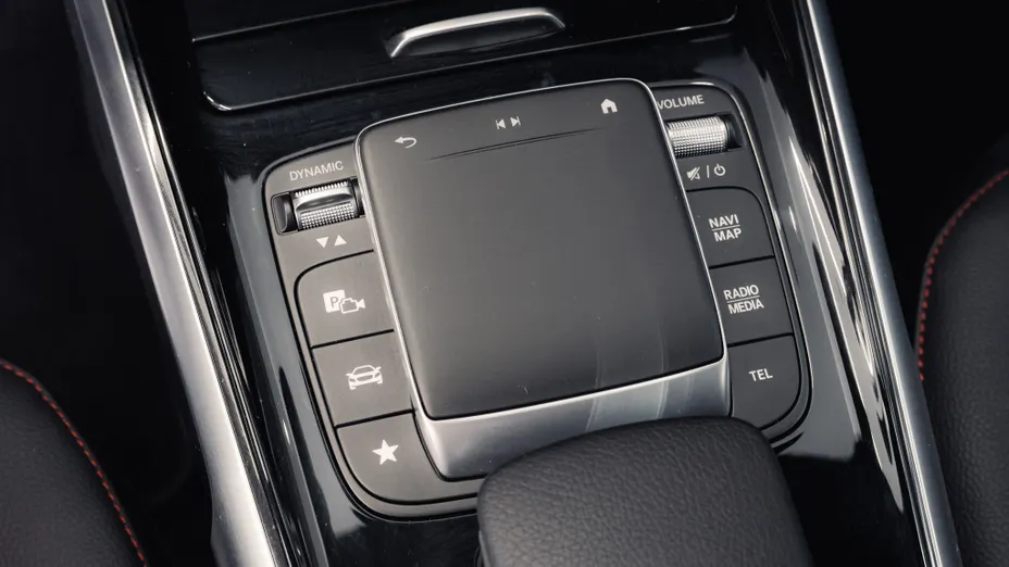 MERCEDES-BENZ GLB GLB 200 4-Matic AMG Line 8G-DCT