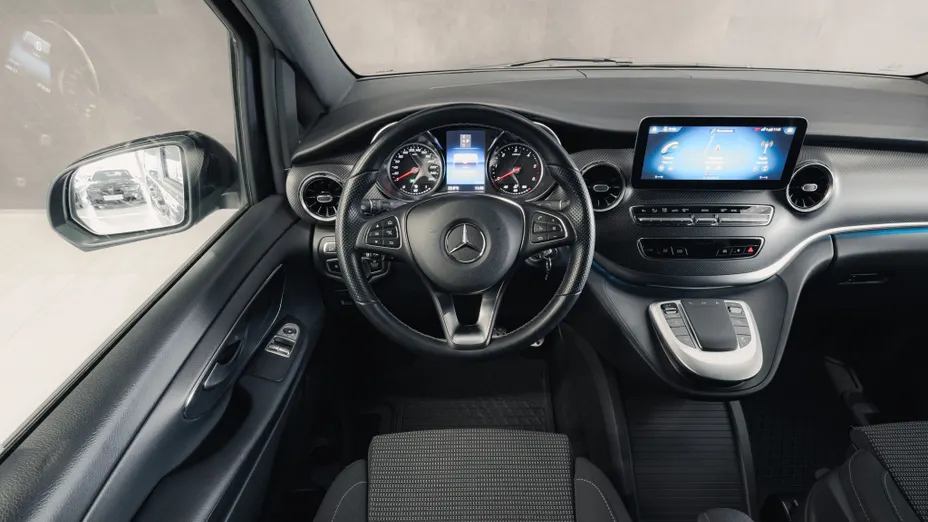 MERCEDES-BENZ V Klasa V 300 d 4-Matic 9G-Tronic (długi)