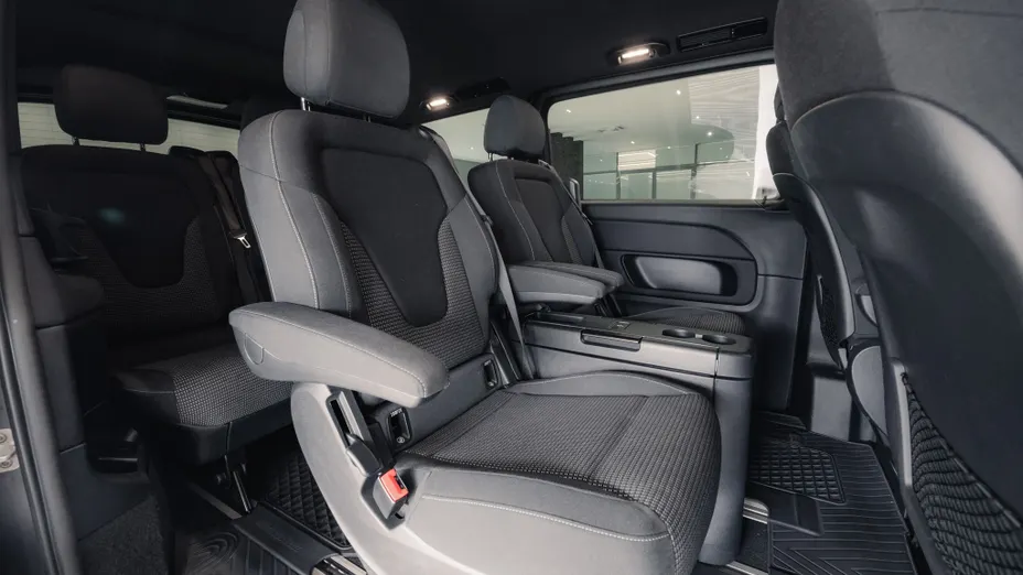 MERCEDES-BENZ V Klasa V 300 d 4-Matic 9G-Tronic (długi)