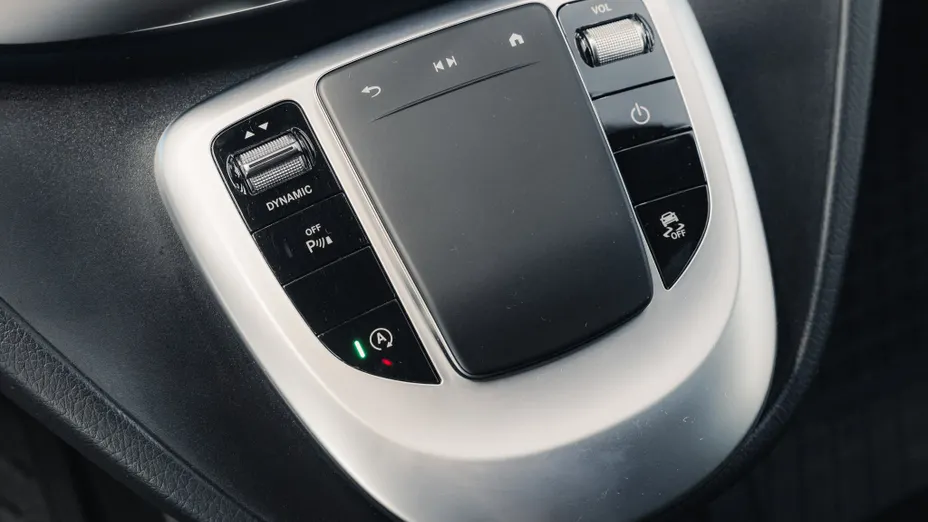 MERCEDES-BENZ V Klasa V 300 d 4-Matic 9G-Tronic (długi)