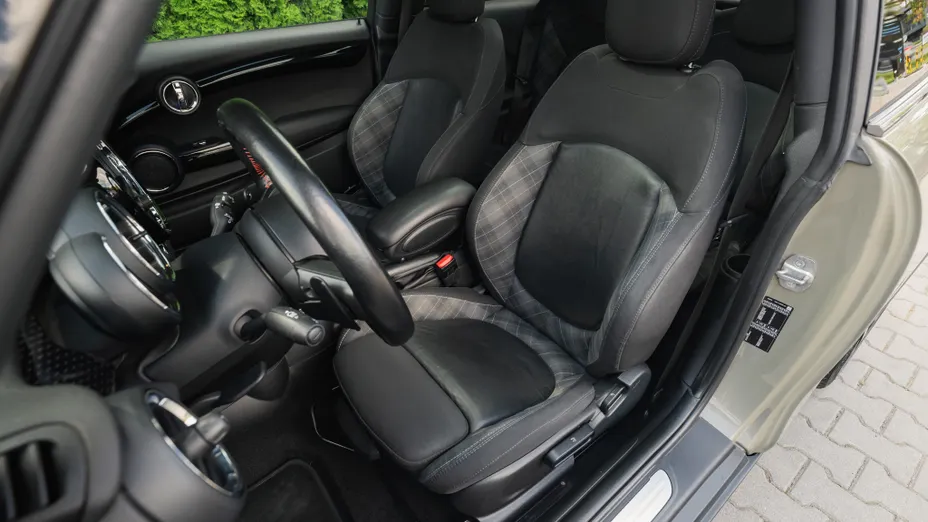 MINI [BMW] Mini Cooper S sport-aut