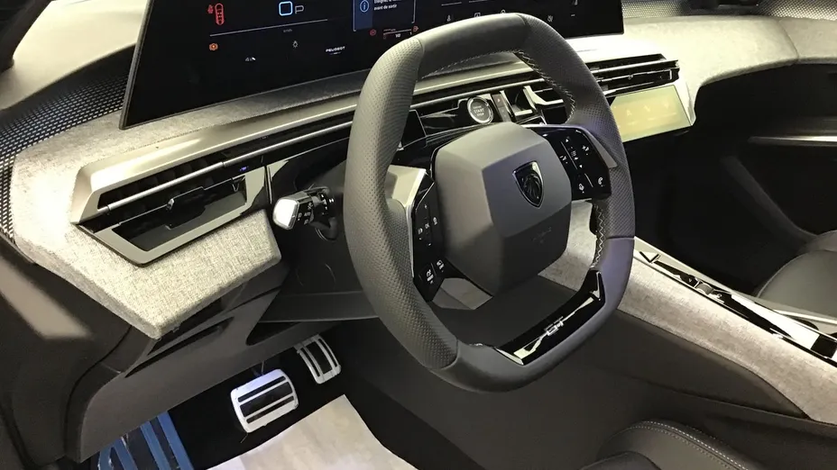 PEUGEOT 3008 -