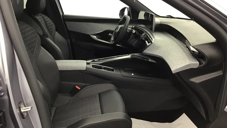 PEUGEOT 3008 -