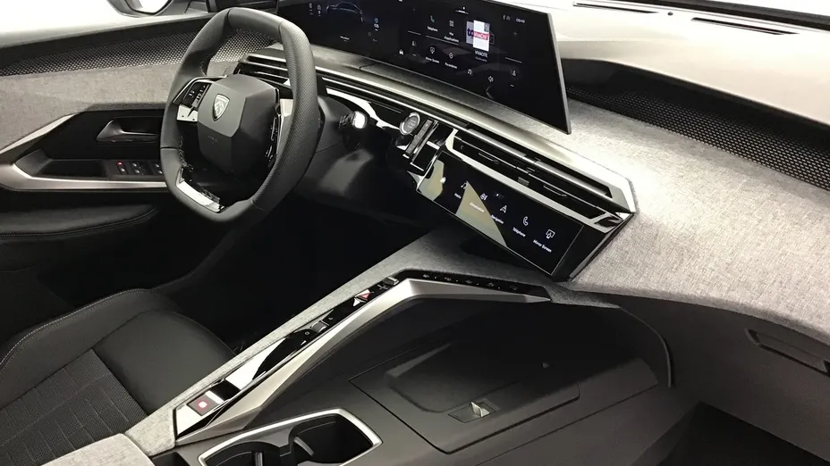 PEUGEOT 3008 -