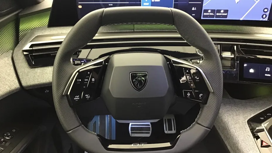 PEUGEOT 5008 -