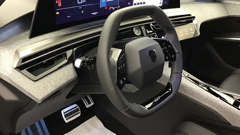 PEUGEOT 5008 -