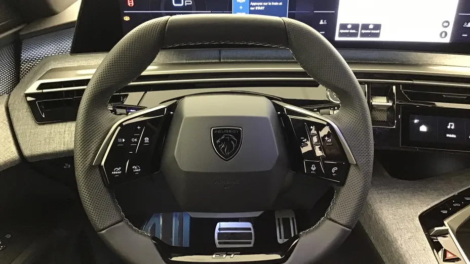 PEUGEOT 5008 -