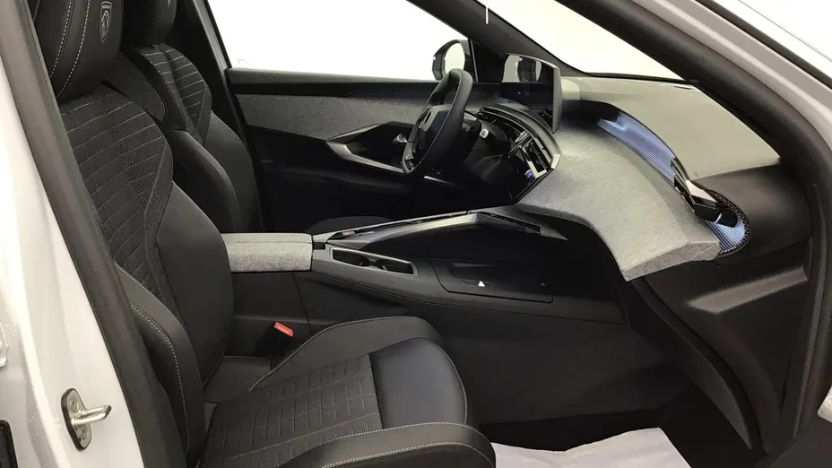 PEUGEOT 5008 -