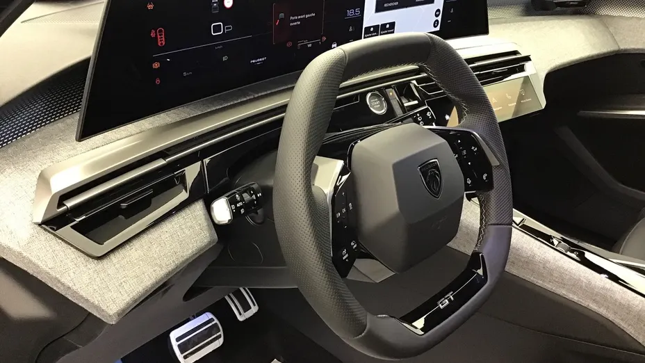 PEUGEOT 5008 -
