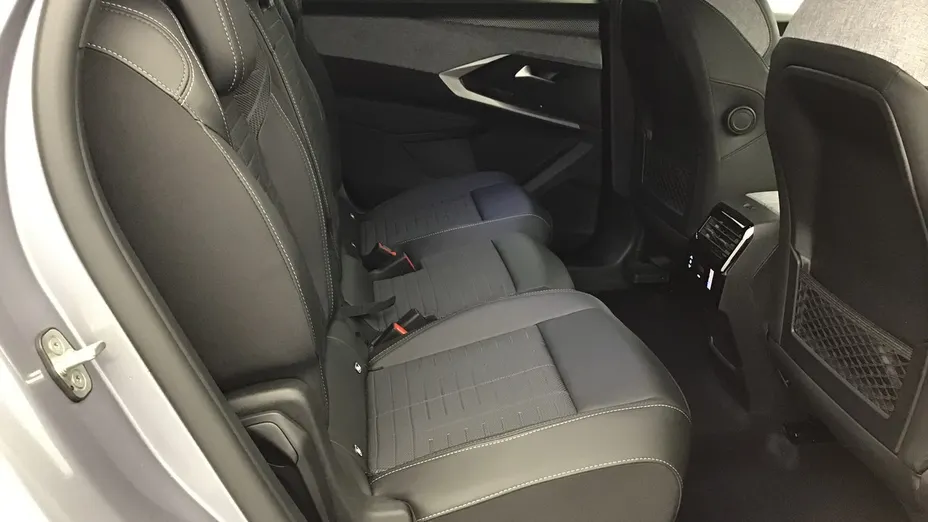 PEUGEOT 5008 -