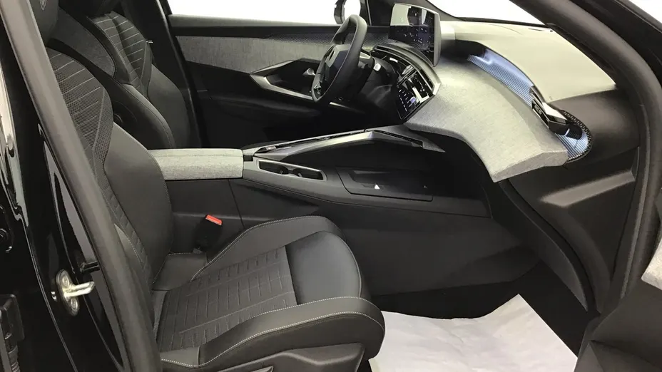 PEUGEOT 5008 -