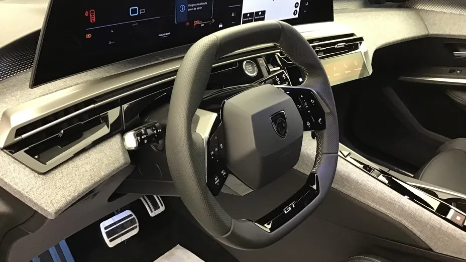 PEUGEOT 5008 -