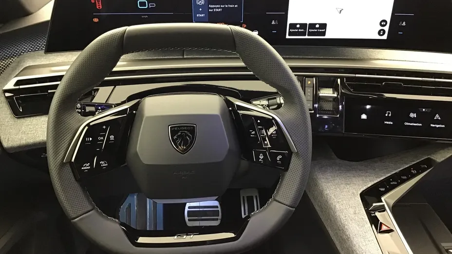 PEUGEOT 5008 -