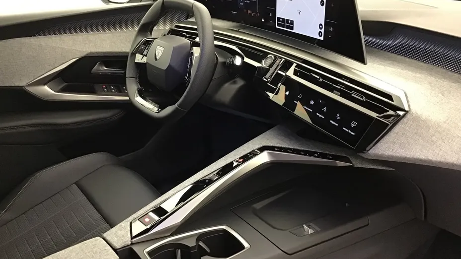 PEUGEOT 5008 -