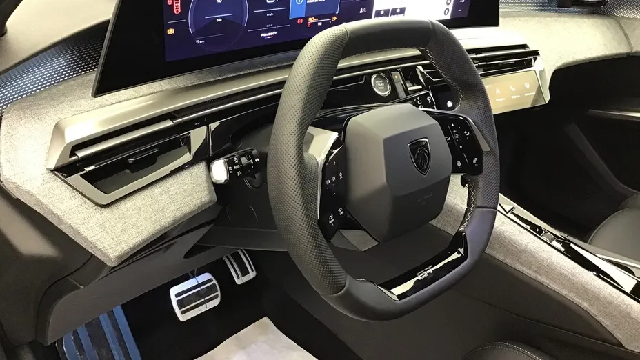PEUGEOT 5008 -