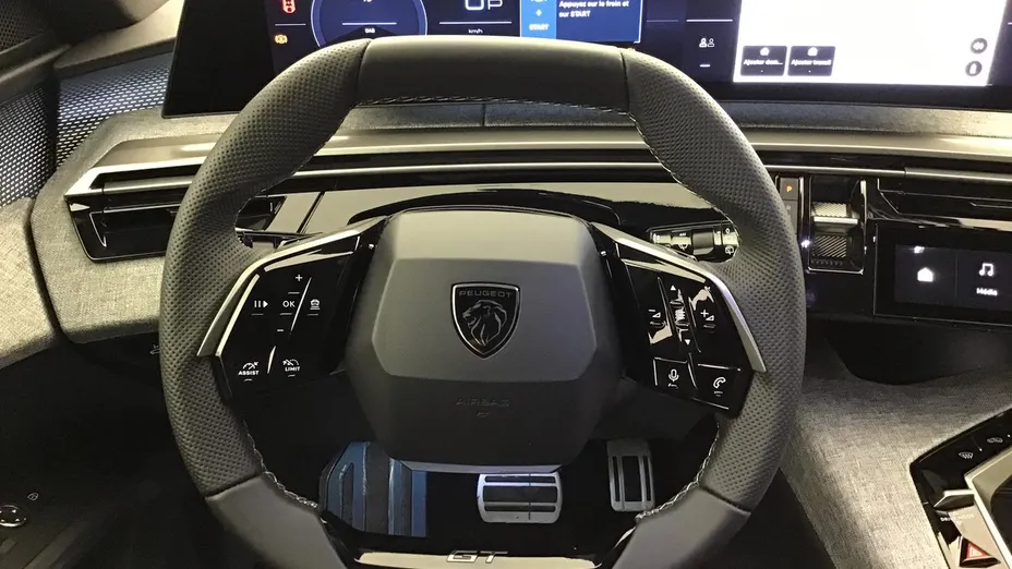 PEUGEOT 5008 -