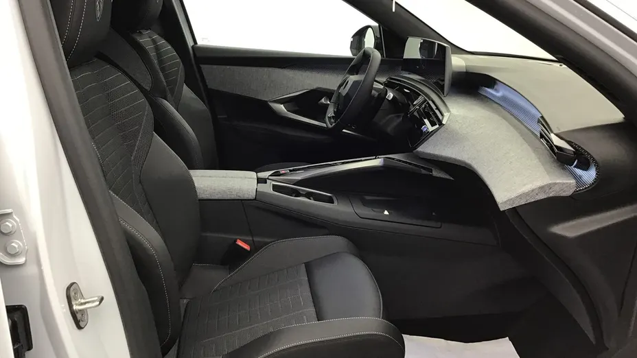 PEUGEOT 5008 -