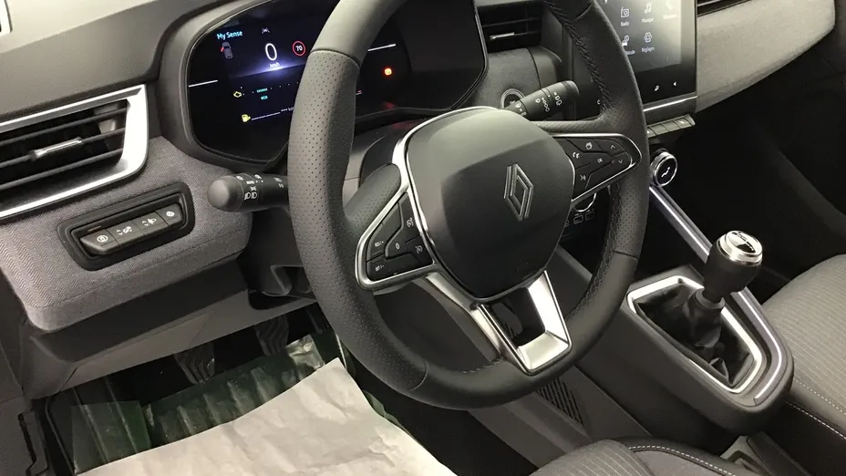 RENAULT Clio -