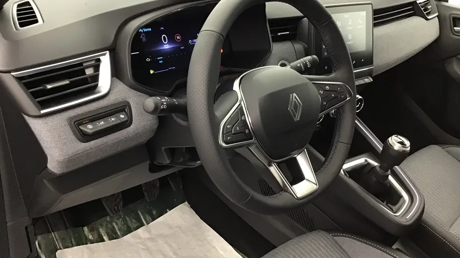 RENAULT Clio -