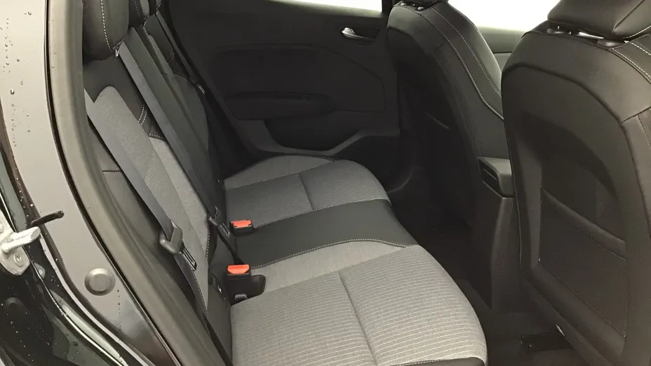 RENAULT Clio -