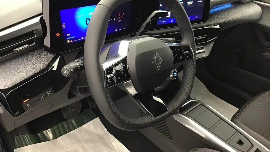 RENAULT Clio -