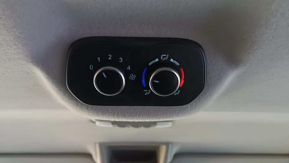 FORD Transit Custom Transit Custom 320 L2H1 Ambiente (bryg.)