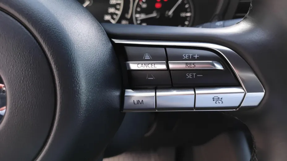 MAZDA 3 3 2.0 mHEV Kanjo aut