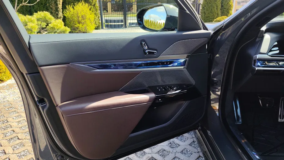 BMW Seria 7 750e PHEV xDrive M Sport sport-aut