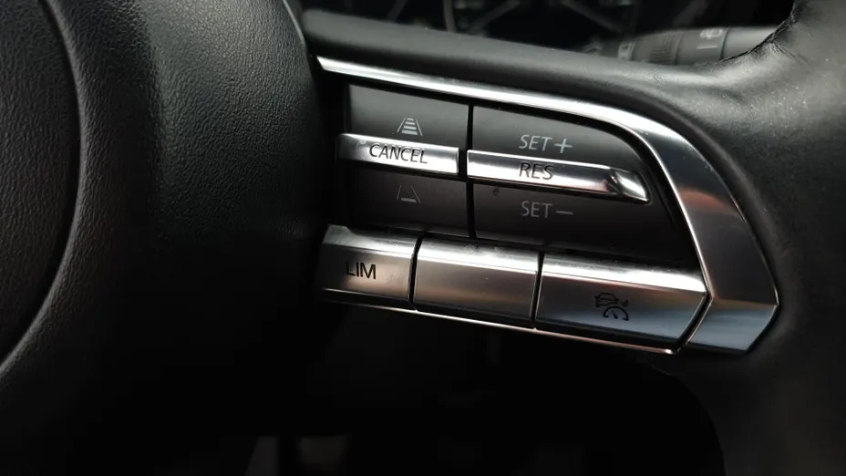 MAZDA 3 3 2.0 mHEV Kanjo