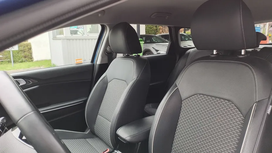 KIA Cee'd Ceed 1.6 GDI PHEV Business Line DCT