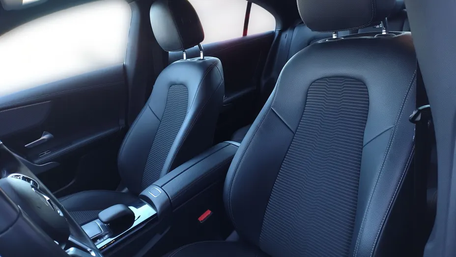 MERCEDES-BENZ CLA CLA 200 7G-DCT