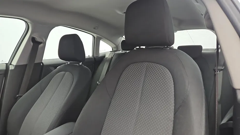 BMW Seria 2 216d Advantage aut