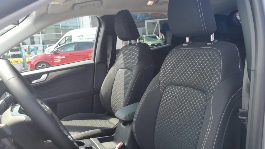 FORD Kuga Kuga 2.5 FHEV FWD Titanium eCVT Nowy