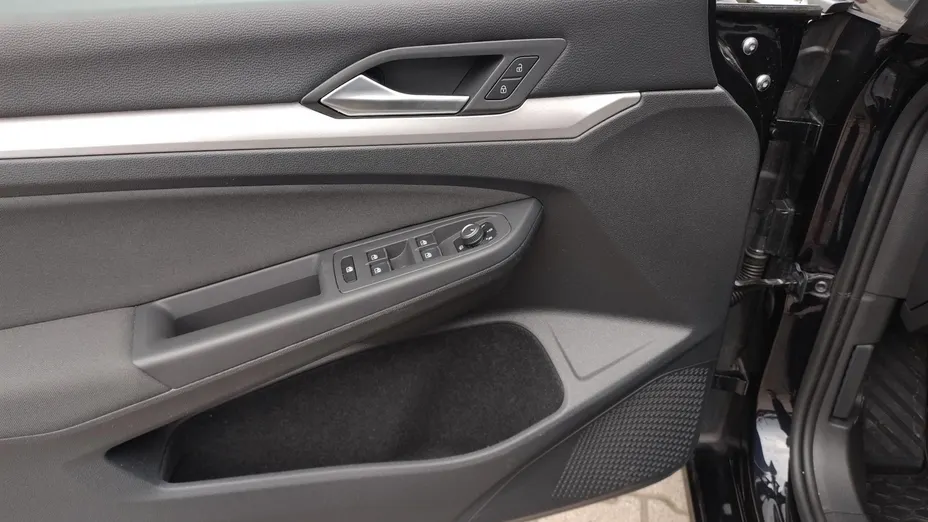 VOLKSWAGEN Golf Golf VIII 1.0 eTSI Life DSG