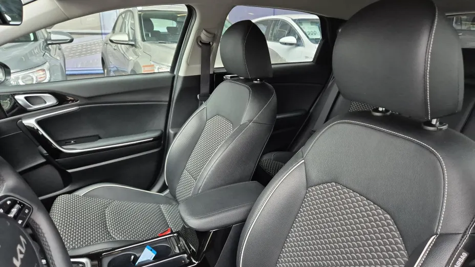 KIA Cee'd Ceed 1.5 T-GDI Tribute DCT