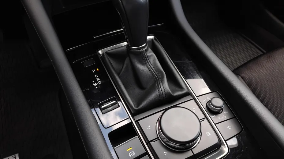 MAZDA 3 3 2.0 mHEV Kanjo aut