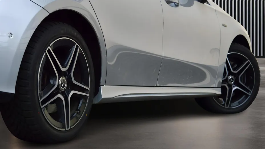 MERCEDES-BENZ A Klasa A 250 e AMG Line 8G-DCT