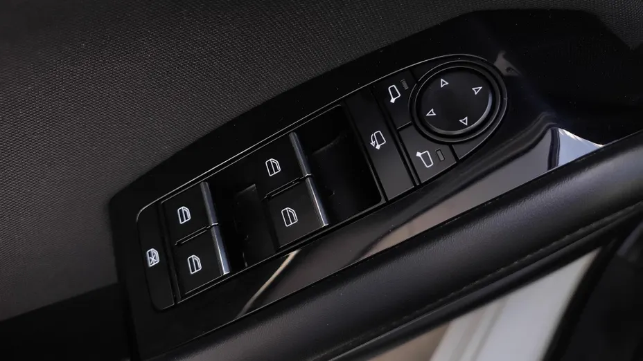 MAZDA 3 3 2.0 mHEV Kanjo