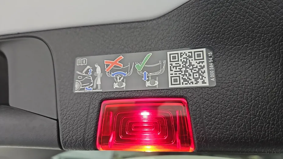 MERCEDES-BENZ GLB GLB 200 d AMG Line 8G-DCT