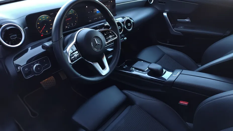 MERCEDES-BENZ CLA CLA 200 7G-DCT