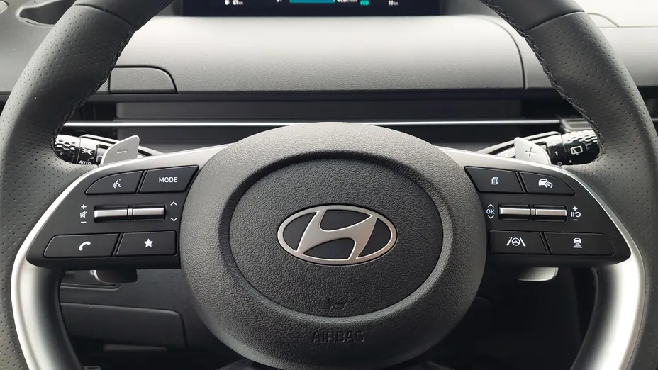 HYUNDAI Staria Staria 1.6 T-GDI HEV Luxury aut Nowy