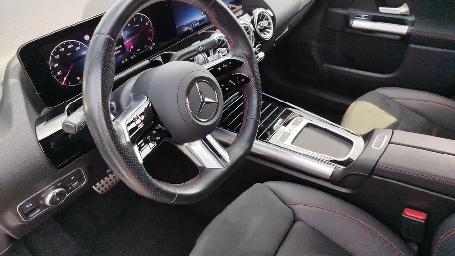 MERCEDES-BENZ GLA GLA 200 mHEV AMG Line 7G-DCT
