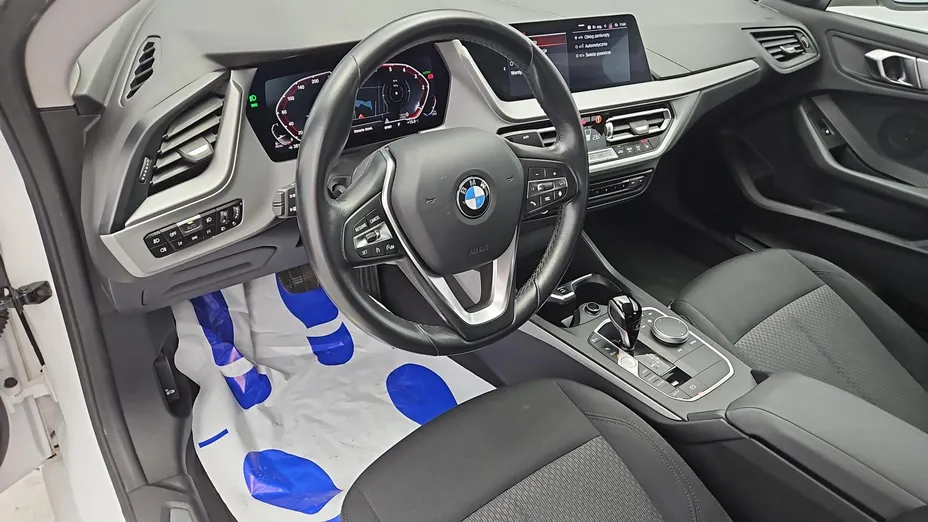 BMW Seria 2 216d Advantage aut