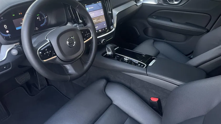 VOLVO V60 V60 T6 AWD Plug-In Hybrid Ultra Dark aut