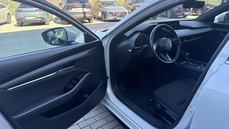 MAZDA 3 3 2.0 mHEV Centre-Line aut